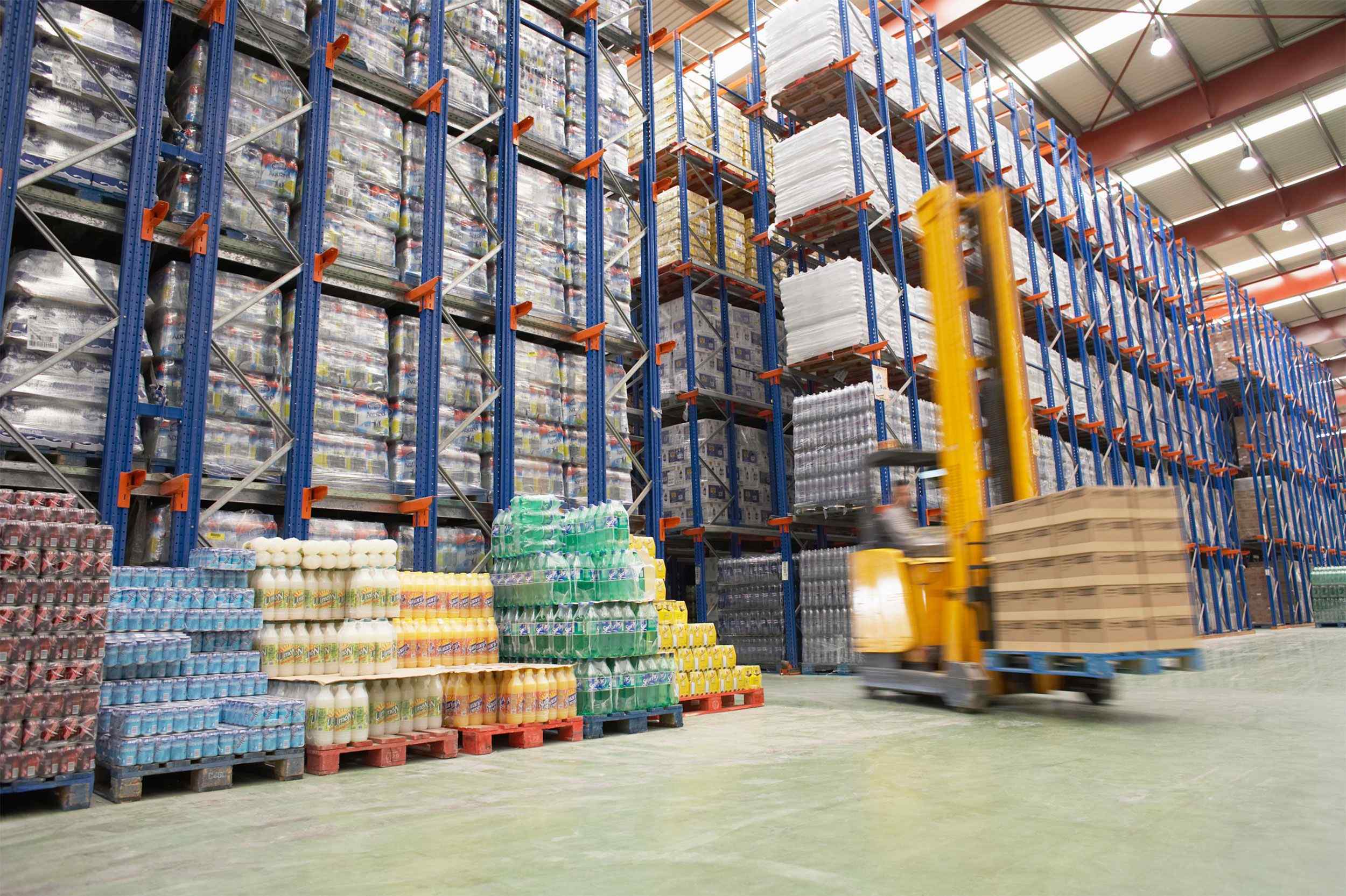 https://interstellarlogistics.us/wp-content/uploads/2015/09/Warehouse-and-lifter.jpg